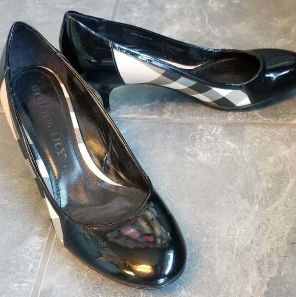 Burberry Heels - Picture 2 of 4